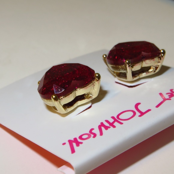 COPY - Betsey Johnson * Heart Stud Earrings *NWT* - Picture 7 of 8